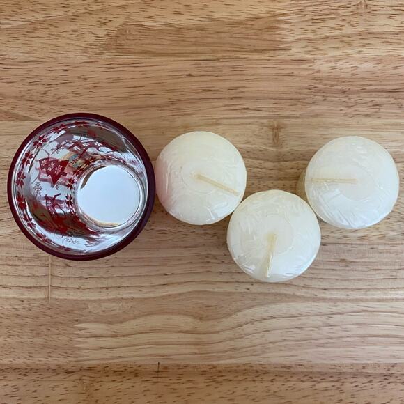 Yankee Candle Small Sugared Apple Candles and Holiday Themed Candle Holder - Picture 6 of 6